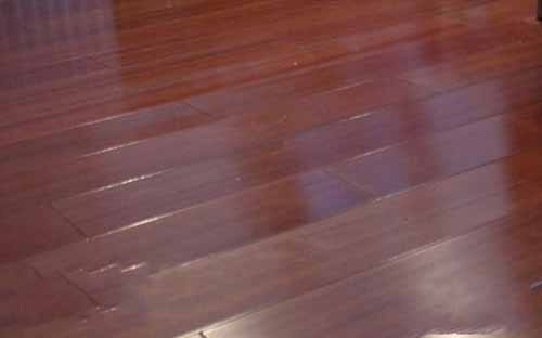 木地板泡水鼓包別慌張，一招起死回生修復術